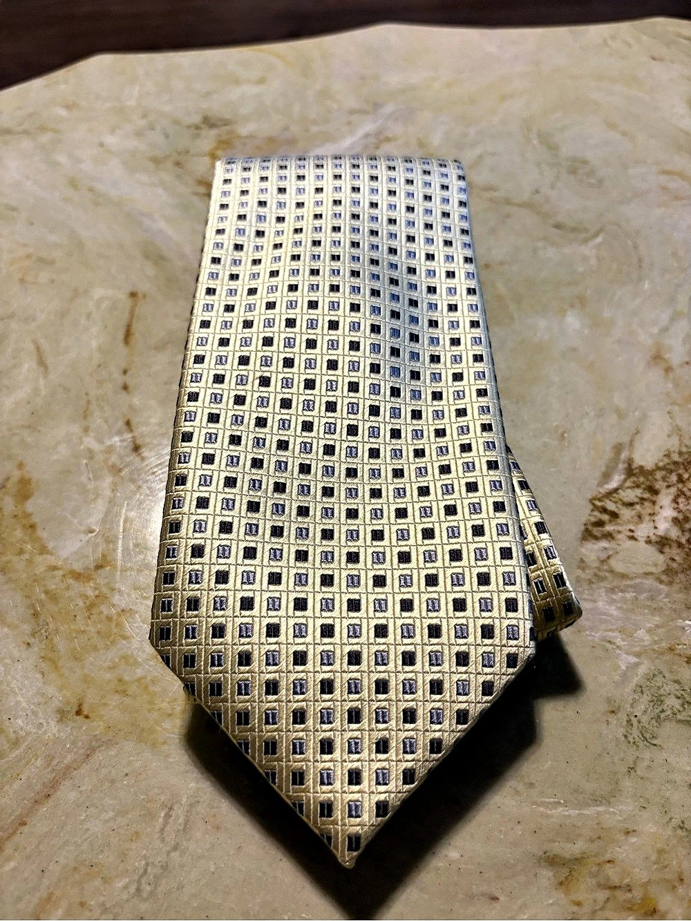 venti Geometric Pattern Tie in Cream & Blue Like New